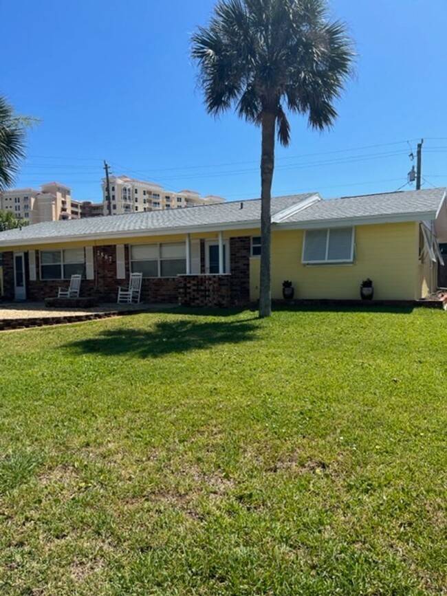 2567 Coral Way E in Daytona Beach, FL - Building Photo - Building Photo