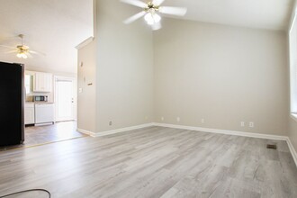 358 Donna Dr in Clarksville, TN - Building Photo - Building Photo