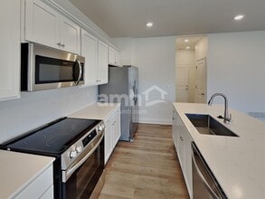 1004 Heritage Blvd in Delaware, OH - Building Photo - Building Photo