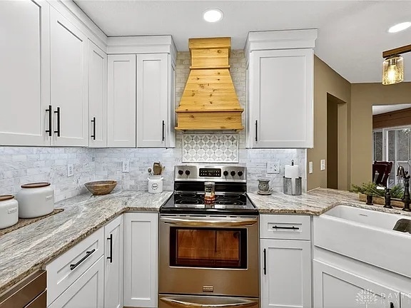 property at 5815 Elk Creek Rd