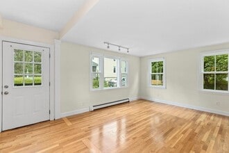 231 Lincoln St in Hingham, MA - Building Photo - Building Photo