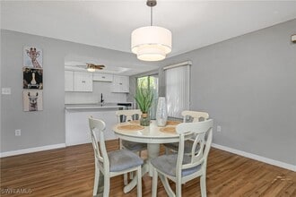 3538 Silver Pine Ct in Sarasota, FL - Building Photo - Building Photo