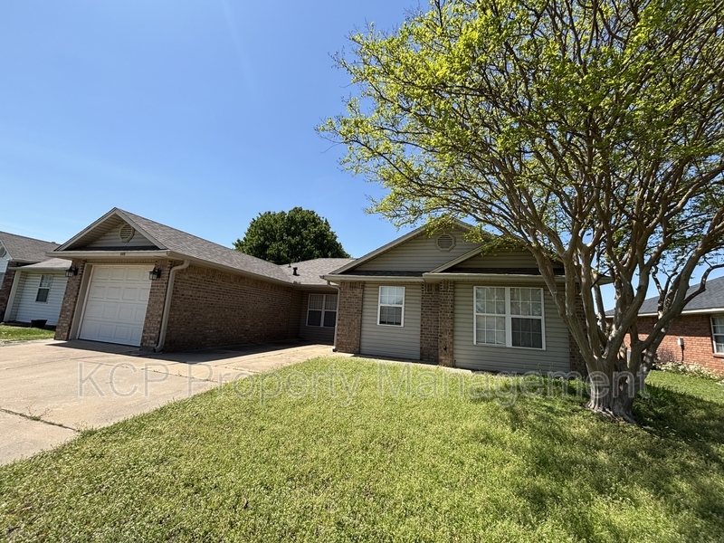 900 S 38th St in Van Buren, AR - Building Photo
