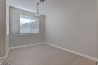 9129 Drifting Bay St in Las Vegas, NV - Building Photo - Building Photo