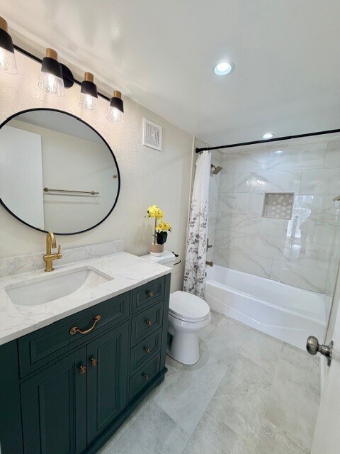 1635 E Cypress St, Unit B in Covina, CA - Foto de edificio - Building Photo