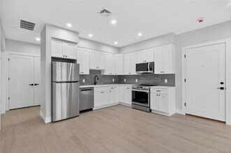 10 Market St in Wappingers Falls, NY - Foto de edificio - Building Photo