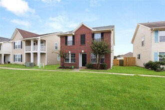 1011 Grassy View Dr in Houston, TX - Foto de edificio - Building Photo