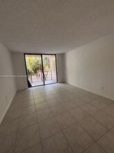 14321 N Kendall Dr in Miami, FL - Building Photo - Building Photo
