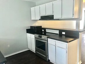 1882 N Scull Creek Dr in Fayetteville, AR - Building Photo - Building Photo