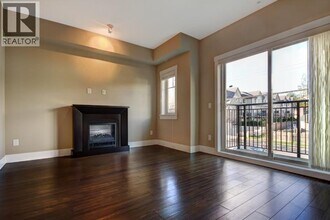 7168 Stride Ave in Burnaby, BC - Building Photo - Building Photo