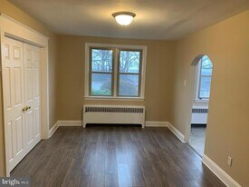 1017 N York Rd in Willow Grove, PA - Building Photo