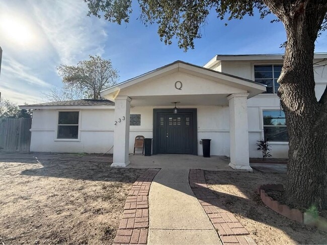 property at 233 S Iowa St