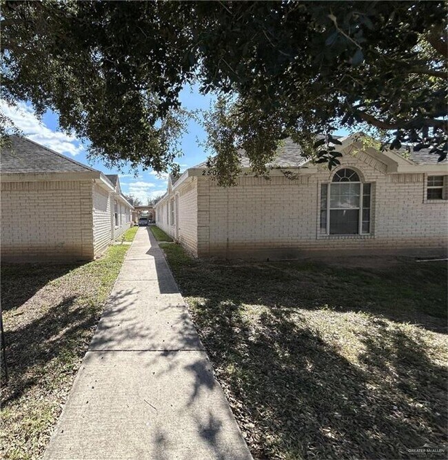 15 Toledo Ave in Edinburg, TX - Building Photo - Building Photo