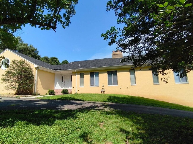property at 901 Walker Rd
