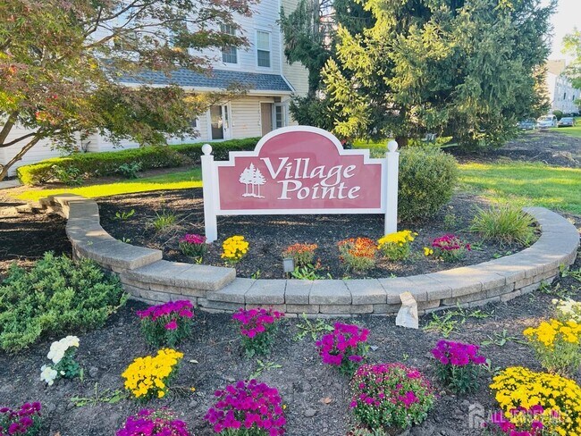 41 Prestwick Way in Edison, NJ - Building Photo - Building Photo