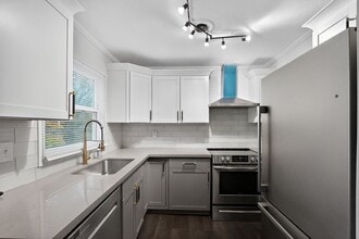 1068 Rebel Forest Dr SE in Atlanta, GA - Building Photo - Building Photo