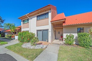 6650 Draw Ln in Sarasota, FL - Building Photo