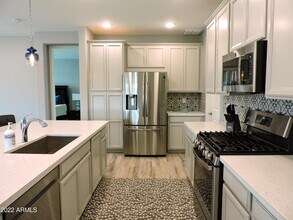 5100 E Rancho Paloma Dr-Unit -2072 in Cave Creek, AZ - Building Photo - Building Photo