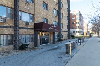 Dorael South Condominiums in Chicago, IL - Foto de edificio - Building Photo