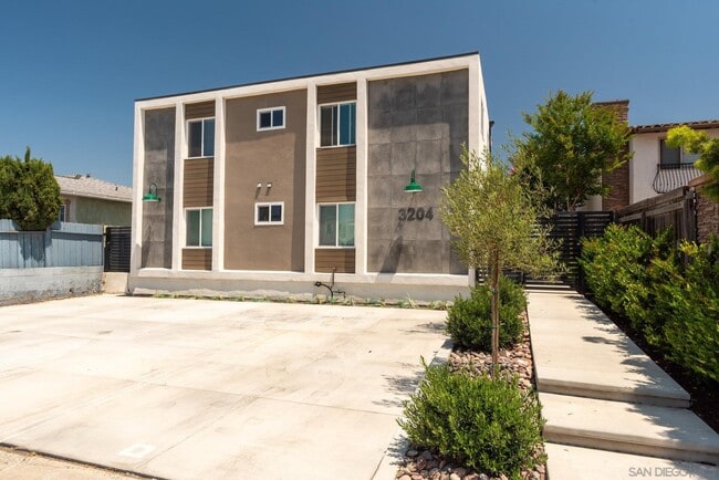 property at 3204 Collier Ave