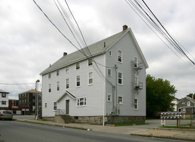 138-148 Peckham St in Fall River, MA - Foto de edificio - Building Photo