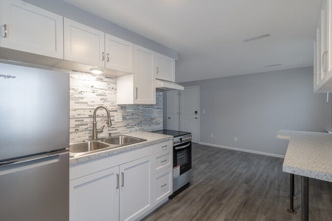 404 James Ave, Unit 101