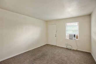 5415 3 Rd St in Danbury, TX - Building Photo - Building Photo