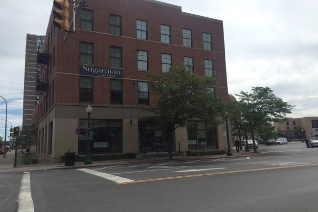 Jefferson Clinton Commons in Syracuse, NY - Foto de edificio - Building Photo