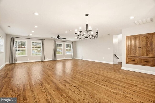 8875 Carrollton Ave in Savage, MD - Building Photo - Building Photo