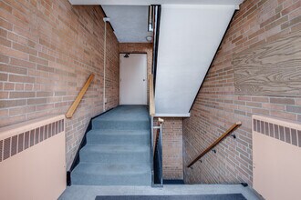 3305 Hennepin Ave S in Minneapolis, MN - Foto de edificio - Interior Photo