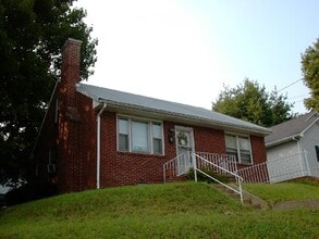 701 St Clair Ave in Charlottesville, VA - Building Photo - Building Photo