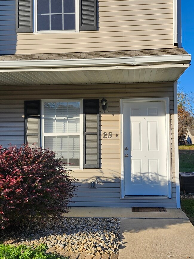 property at 28 Peartree Ln