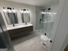 42 W Belle Isle Rd NE in Atlanta, GA - Building Photo - Building Photo