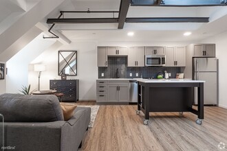 246 S Huntington Ave in Boston, MA - Building Photo - Building Photo