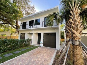 3376 Perry Frow Dr in Miami, FL - Building Photo - Building Photo