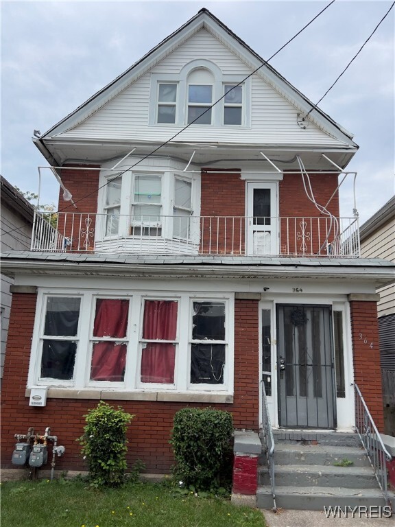 property at 364 Gibson St