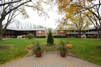 Plum Grove in Rolling Meadows, IL - Building Photo - Building Photo