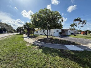 1101 NW 55th Ave in Lauderhill, FL - Building Photo - Building Photo