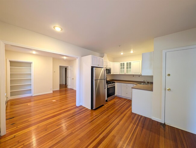 7 Locke St, Unit 1