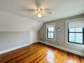 8 Charnwood Rd, Unit 3 in Somerville, MA - Building Photo - Building Photo