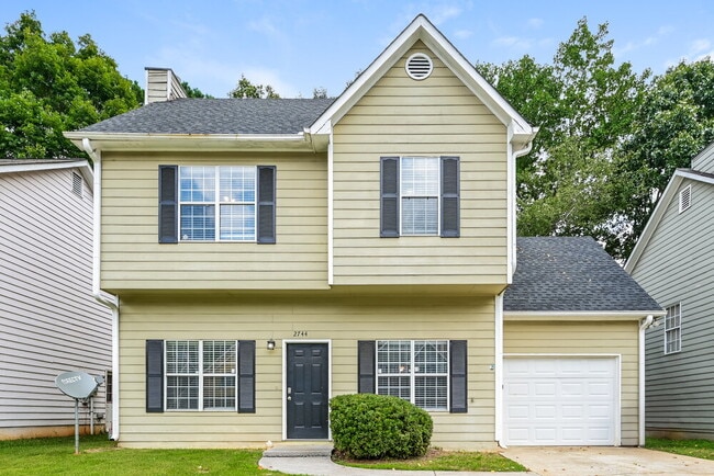 2744 Sanibel Ln SE