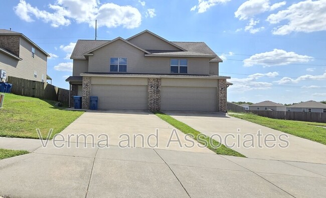 property at 5007 SW Fieldstone Blvd