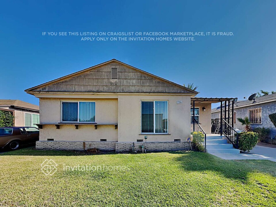 726 E 99th St in Los Angeles, CA - Building Photo