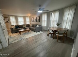 603 1st St in Watervliet, NY - Foto de edificio - Building Photo