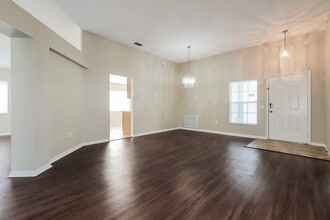 311 Chardonnay Pl in Valrico, FL - Building Photo - Building Photo