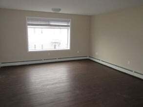 12-Plex Apartments in Iqaluit, NU - Building Photo - Building Photo