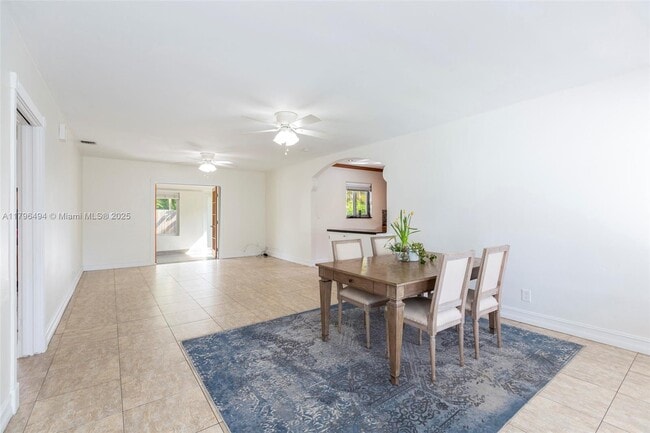 3441 Oak Ave in Miami, FL - Building Photo - Building Photo