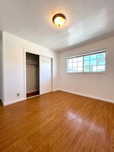 9810 A St in Oakland, CA - Foto de edificio - Building Photo