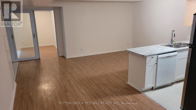 15-215 Maplewood Ave in Toronto, ON - Building Photo - Building Photo