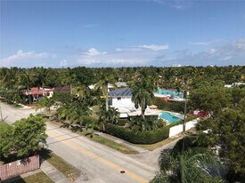 1701 Washington St in Hollywood, FL - Building Photo